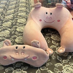 Hippo airplane neck pillow and eye mask set